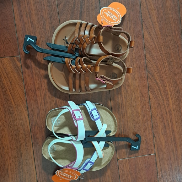 🆕️ Girls Bundle Wonder Nation Gladiator & Strappy Sandals  Sz Y7 NWT - Picture 2 of 4